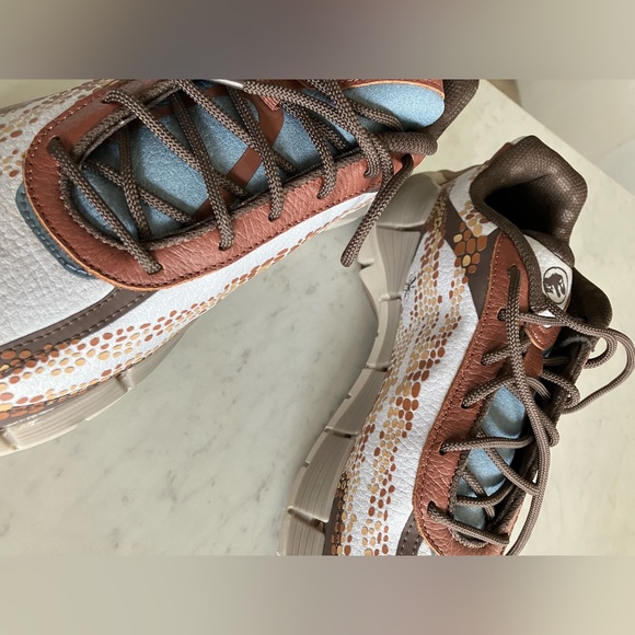 Jurassic Park Reebok Shoes - Picture 6 of 12